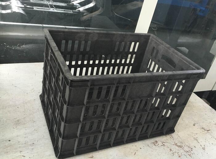 一次性黑筐具有耐压，耐用，耐冲击等特点